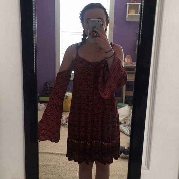 NWOT Cold shoulder boho dress - Picture 2 of 8